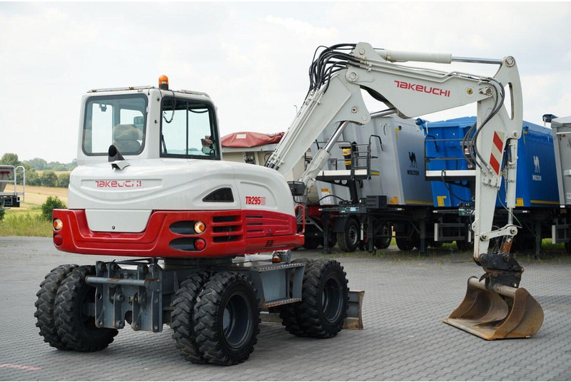 Takeuchi TB 295 W / KOPARKA KOŁOWA / 2016 ROK / PO KONTRAKCIE SERWISOWYM - Bager točkaš: slika 4 Takeuchi TB 295 W / KOPARKA KOŁOWA / 2016 ROK / PO KONTRAKCIE SERWISOWYM - Bager točkaš: slika 4