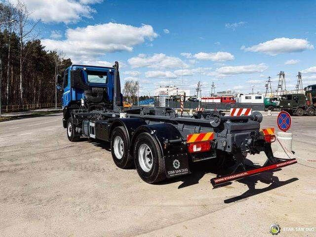 Tatra T158 PHOENIX 6x6 Euro 6 - Kamion sa golom šasijom i zatvorenom kabinom, Kamion sa dizalicom: slika 5 Tatra T158 PHOENIX 6x6 Euro 6 - Kamion sa golom šasijom i zatvorenom kabinom, Kamion sa dizalicom: slika 5