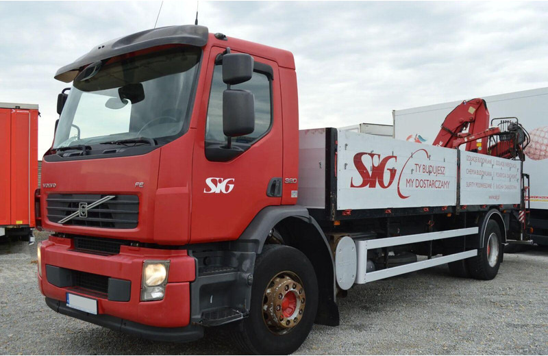 Volvo FE 18.320 FLATBED CRANE - Kamion sa tovarnim sandukom, Kamion sa dizalicom: slika 1 Volvo FE 18.320 FLATBED CRANE - Kamion sa tovarnim sandukom, Kamion sa dizalicom: slika 1