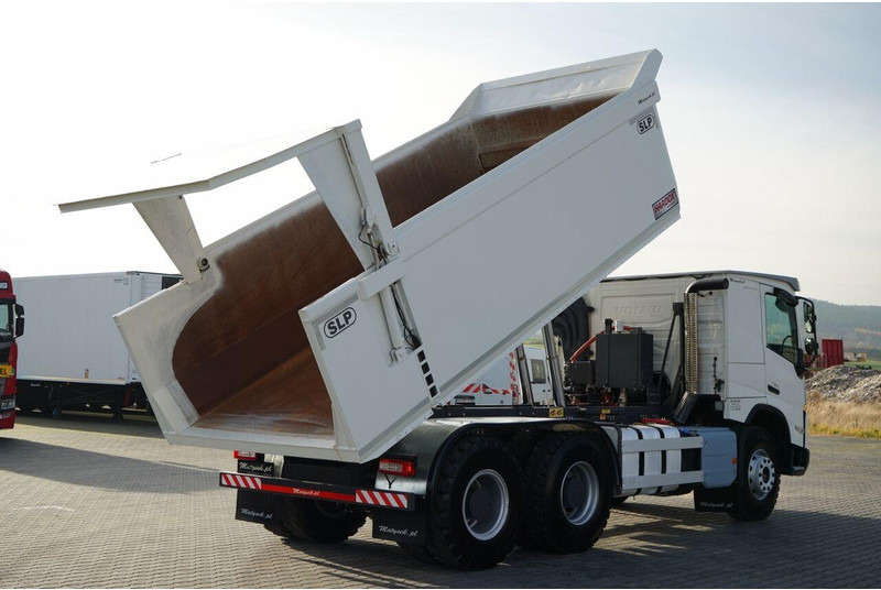 Volvo FMX 550 / 6x4 / WYWROTKA / WOZIDŁO / HARDOX / HYDRAULICZNA KLAPA - Istovarivač: slika 4 Volvo FMX 550 / 6x4 / WYWROTKA / WOZIDŁO / HARDOX / HYDRAULICZNA KLAPA - Istovarivač: slika 4