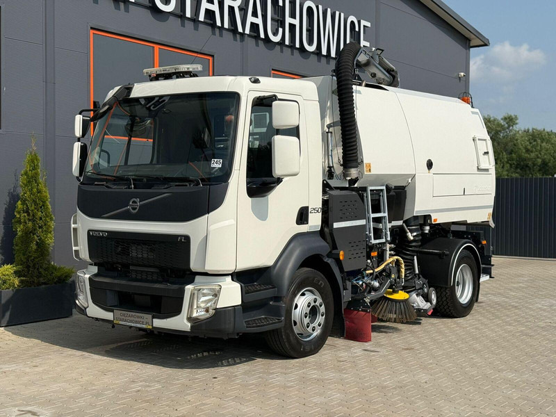 Volvo VOLVO FL 15.250 Euro 6 // zamiatarka dwustronna JOHNSTON VT652 - Autočistilica: slika 1 Volvo VOLVO FL 15.250 Euro 6 // zamiatarka dwustronna JOHNSTON VT652 - Autočistilica: slika 1