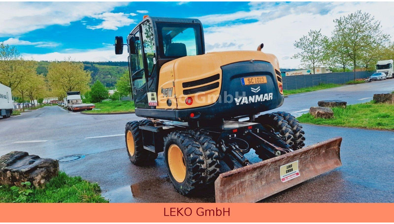 Yanmar B 95W Mit Drei Löffeln und Ein Hammer - Bager točkaš: slika 5 Yanmar B 95W Mit Drei Löffeln und Ein Hammer - Bager točkaš: slika 5