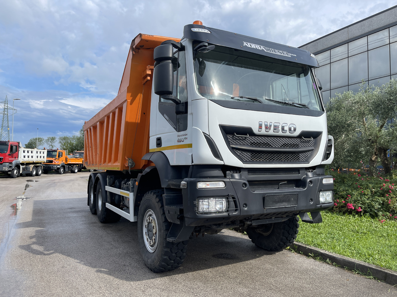 IVECO Trakker 450 - Istovarivač: slika 1 IVECO Trakker 450 - Istovarivač: slika 1