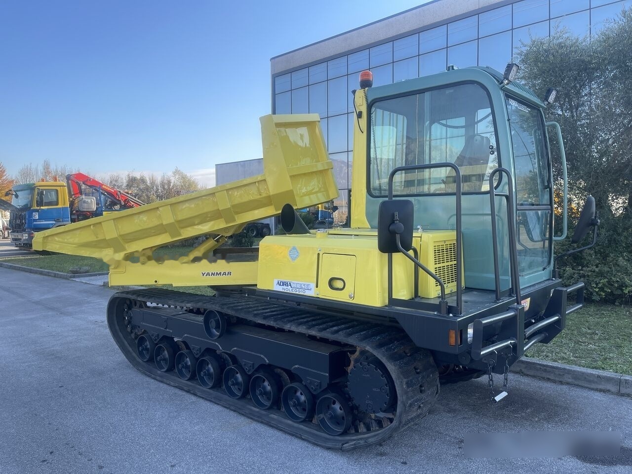 Yanmar C50 - Kiper guseničar: slika 1 Yanmar C50 - Kiper guseničar: slika 1