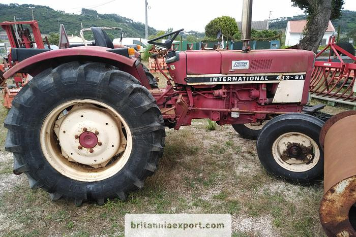 INTERNATIONAL 433 SA 4X2 | 2.5 diesel | brand new tyres | - Traktor: slika 3 INTERNATIONAL 433 SA 4X2 | 2.5 diesel | brand new tyres | - Traktor: slika 3