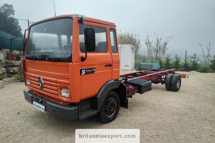 RENAULT Midliner S120 Turbo | Perkins 3.9 diesel engine | ZF manual - Kamion sa golom šasijom i zatvorenom kabinom: slika 1 RENAULT Midliner S120 Turbo | Perkins 3.9 diesel engine | ZF manual - Kamion sa golom šasijom i zatvorenom kabinom: slika 1