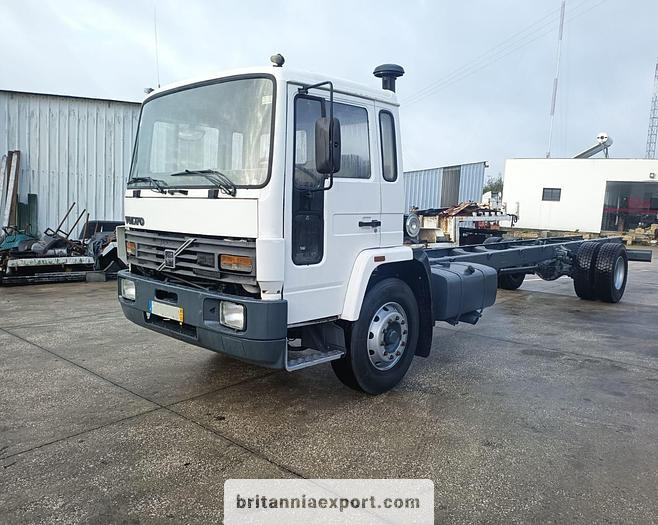 VOLVO FL619 Intercooler | Manual Pump | 19 Ton | On 10 Studs | Full Springs Suspension | - Kamion sa golom šasijom i zatvorenom kabinom: slika 2 VOLVO FL619 Intercooler | Manual Pump | 19 Ton | On 10 Studs | Full Springs Suspension | - Kamion sa golom šasijom i zatvorenom kabinom: slika 2