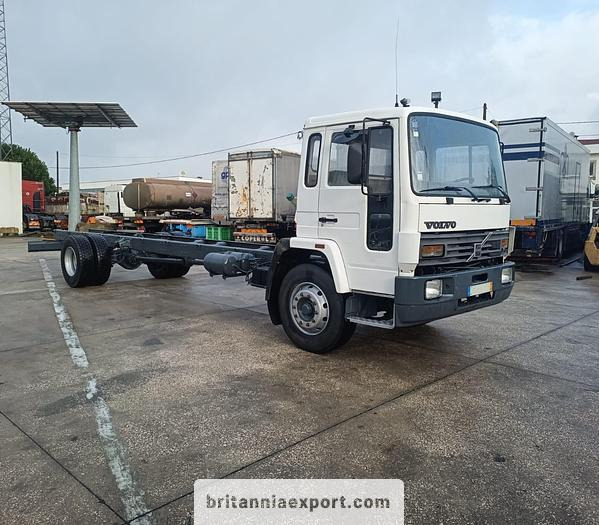 VOLVO FL619 Intercooler | Manual Pump | 19 Ton | On 10 Studs | Full Springs Suspension | - Kamion sa golom šasijom i zatvorenom kabinom: slika 1 VOLVO FL619 Intercooler | Manual Pump | 19 Ton | On 10 Studs | Full Springs Suspension | - Kamion sa golom šasijom i zatvorenom kabinom: slika 1