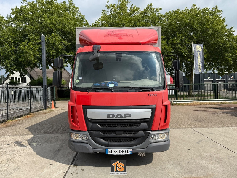 DAF LF 220 12 TON - LADEBORDWAND - TOP TRUCK - Kamion sa zatvorenim sandukom: slika 2 DAF LF 220 12 TON - LADEBORDWAND - TOP TRUCK - Kamion sa zatvorenim sandukom: slika 2