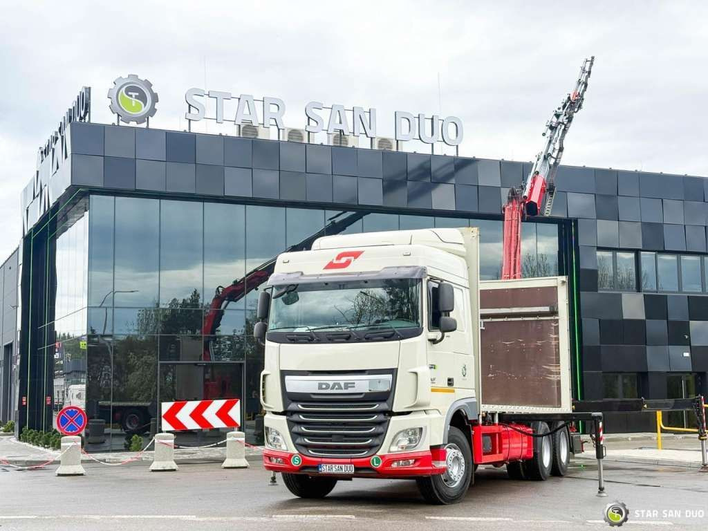 DAF XF 440 6x2 Fassi F365 FLY JIBCranePallet Grippe - Kamion sa dizalicom: slika 4 DAF XF 440 6x2 Fassi F365 FLY JIBCranePallet Grippe - Kamion sa dizalicom: slika 4