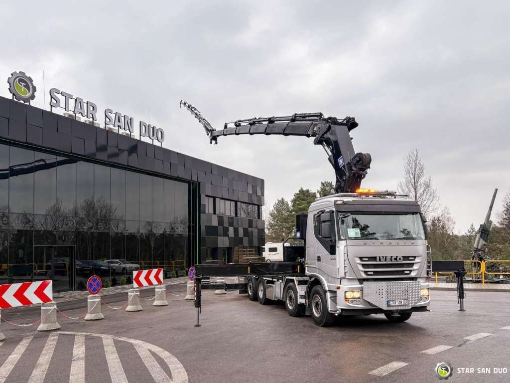 Iveco STRALIS AS320S50Y 8x2 HMF 8520-0K6 FLY JIB Winc - Kamion sa dizalicom: slika 1 Iveco STRALIS AS320S50Y 8x2 HMF 8520-0K6 FLY JIB Winc - Kamion sa dizalicom: slika 1