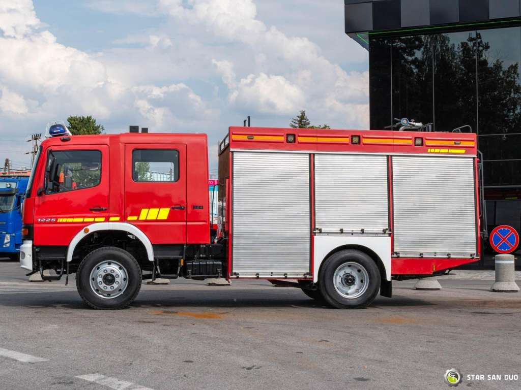Mercedes-Benz 4x4 ATEGO 1225 CNBOP Fire Brigade - Kamion: slika 4 Mercedes-Benz 4x4 ATEGO 1225 CNBOP Fire Brigade - Kamion: slika 4