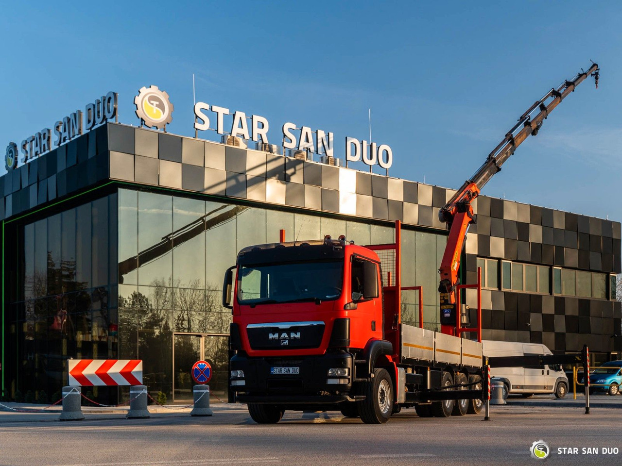 MAN TGS 35.400 8x4 Palfinger PK 34002 Winch KRAN MAN TGS 35.400 8x4 Palfinger PK 34002 Winch KRAN - Kamion sa dizalicom, Kamion sa tovarnim sandukom: slika 3 MAN TGS 35.400 8x4 Palfinger PK 34002 Winch KRAN MAN TGS 35.400 8x4 Palfinger PK 34002 Winch KRAN - Kamion sa dizalicom, Kamion sa tovarnim sandukom: slika 3