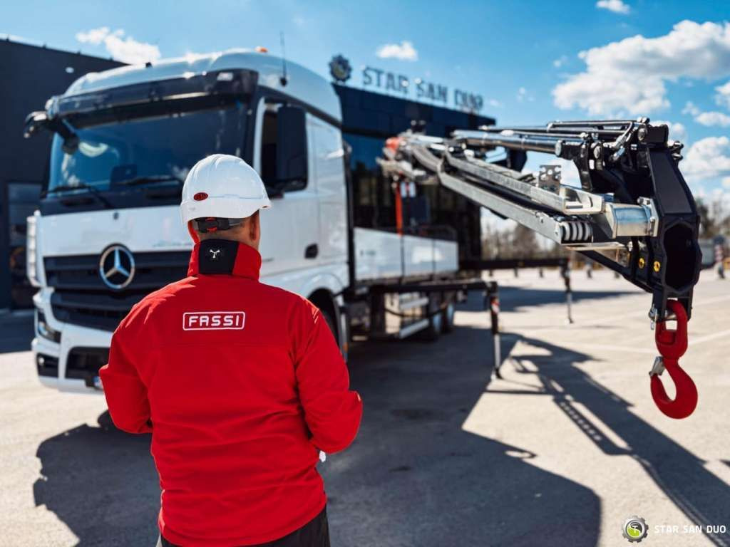 Kamion sa dizalicom Mercedes-Benz  ACTROS 3351 NEW 6x4 Fassi F485 Crane: slika 8