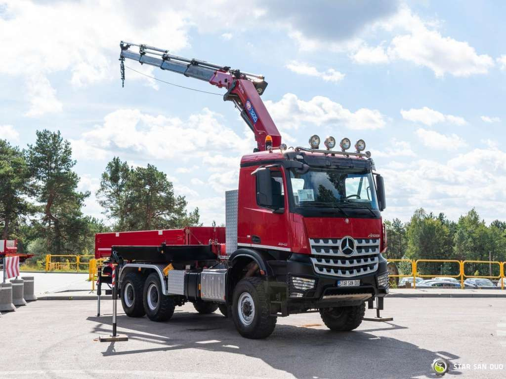 Mercedes-Benz AROCS 3345 6x6 HMF 3220 Winch Crane tipper - Kamion sa dizalicom: slika 2 Mercedes-Benz AROCS 3345 6x6 HMF 3220 Winch Crane tipper - Kamion sa dizalicom: slika 2