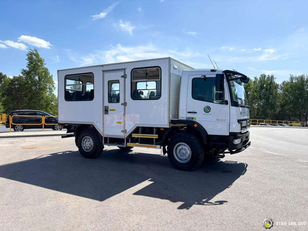 Mercedes-Benz ATEGO 1326 4x4 Double Cab Camper BUS - Kamion sa golom šasijom i zatvorenom kabinom: slika 3 Mercedes-Benz ATEGO 1326 4x4 Double Cab Camper BUS - Kamion sa golom šasijom i zatvorenom kabinom: slika 3