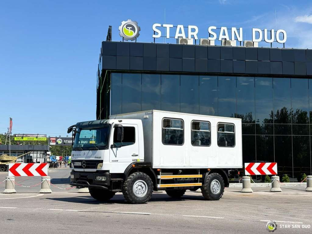 Mercedes-Benz ATEGO 1326 4x4 Double Cab Camper BUS - Kamion sa golom šasijom i zatvorenom kabinom: slika 1 Mercedes-Benz ATEGO 1326 4x4 Double Cab Camper BUS - Kamion sa golom šasijom i zatvorenom kabinom: slika 1