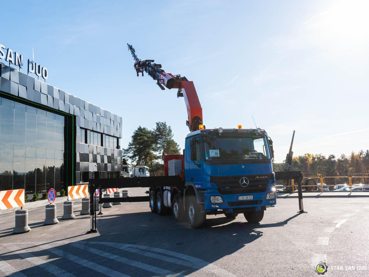 - Kamion sa dizalicom: slika 4 - Kamion sa dizalicom: slika 4