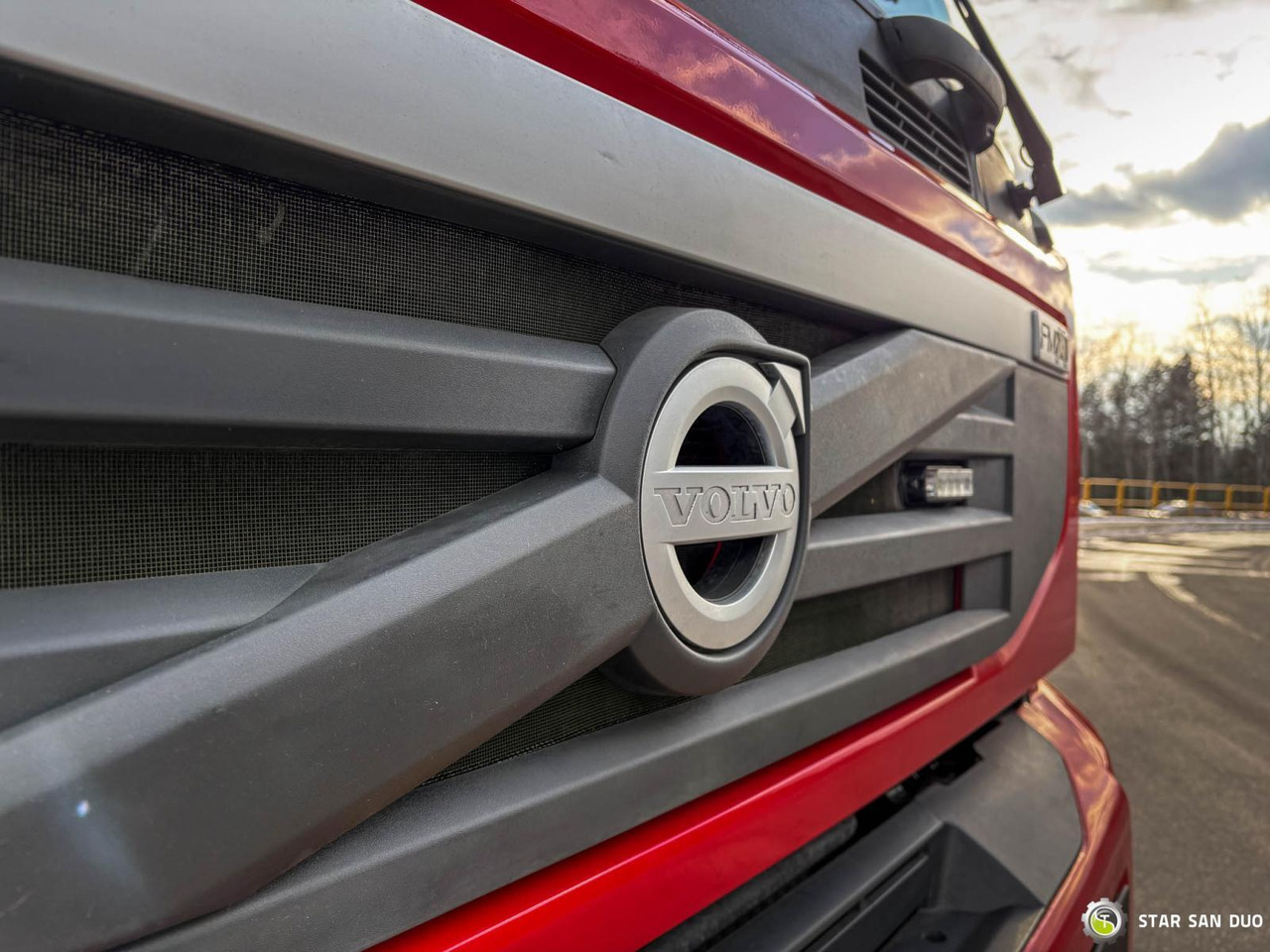 Kamion sa dizalicom : slika 27 Kamion sa dizalicom : slika 27