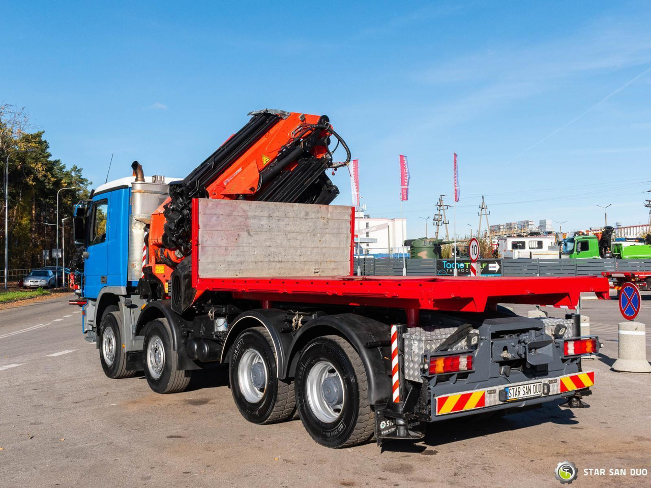 Kamion sa dizalicom : slika 10 Kamion sa dizalicom : slika 10