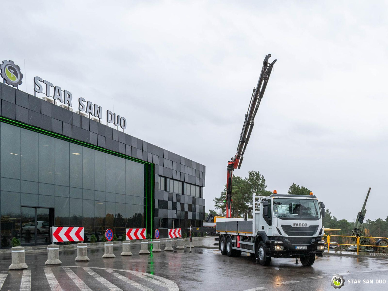 - Kamion sa dizalicom: slika 4 - Kamion sa dizalicom: slika 4