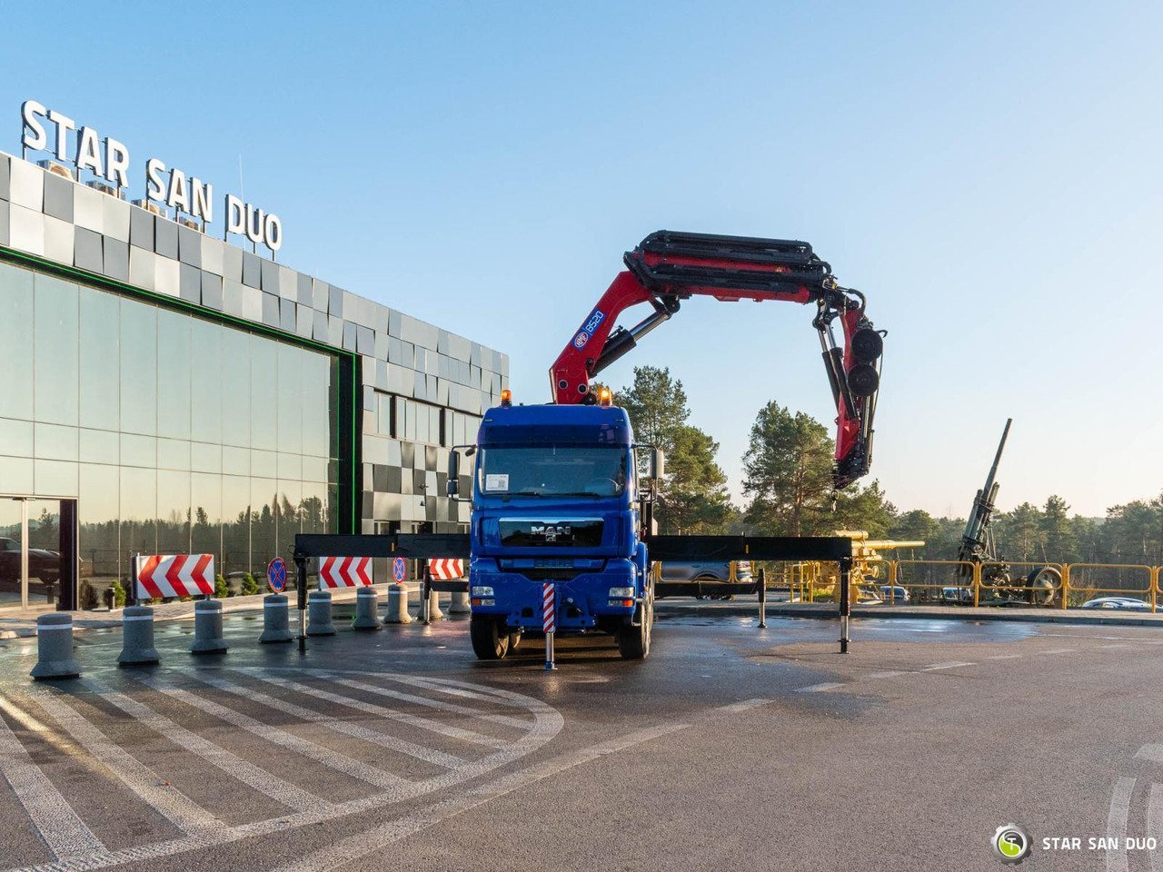 - Kamion sa dizalicom: slika 4 - Kamion sa dizalicom: slika 4