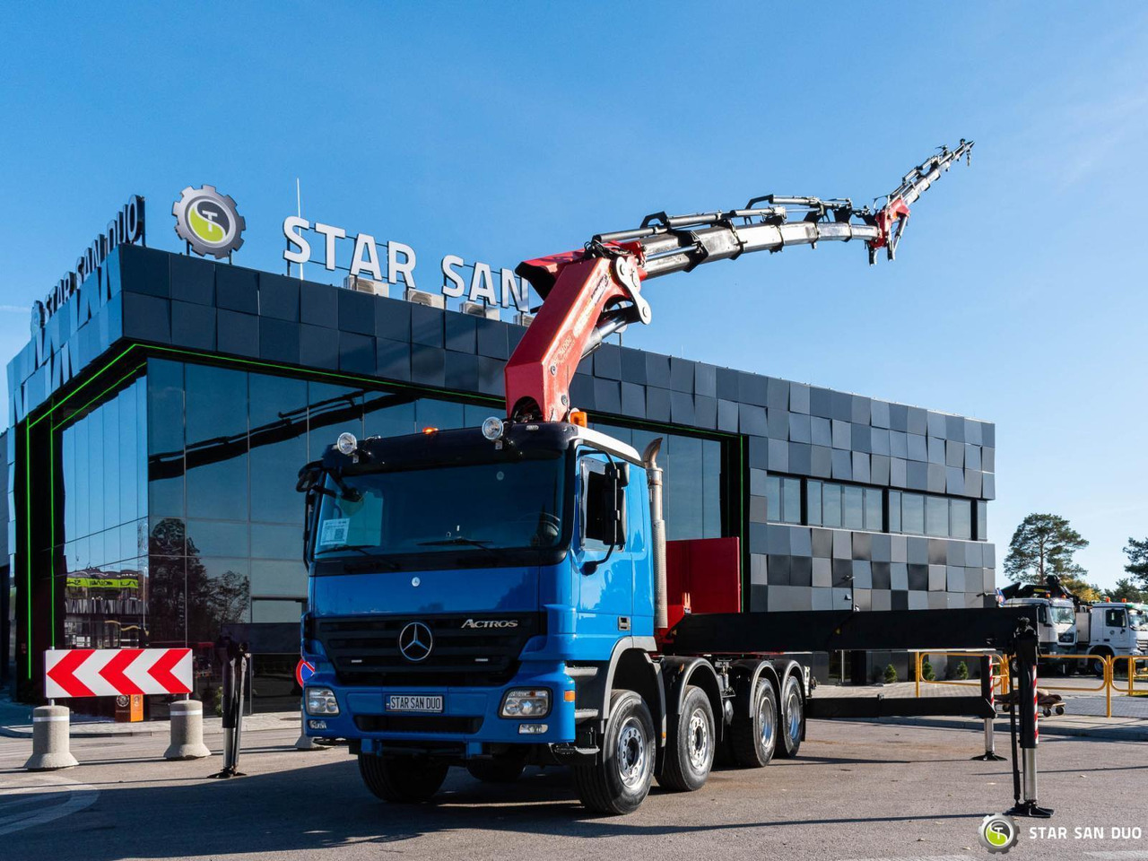 - Kamion sa dizalicom: slika 3 - Kamion sa dizalicom: slika 3