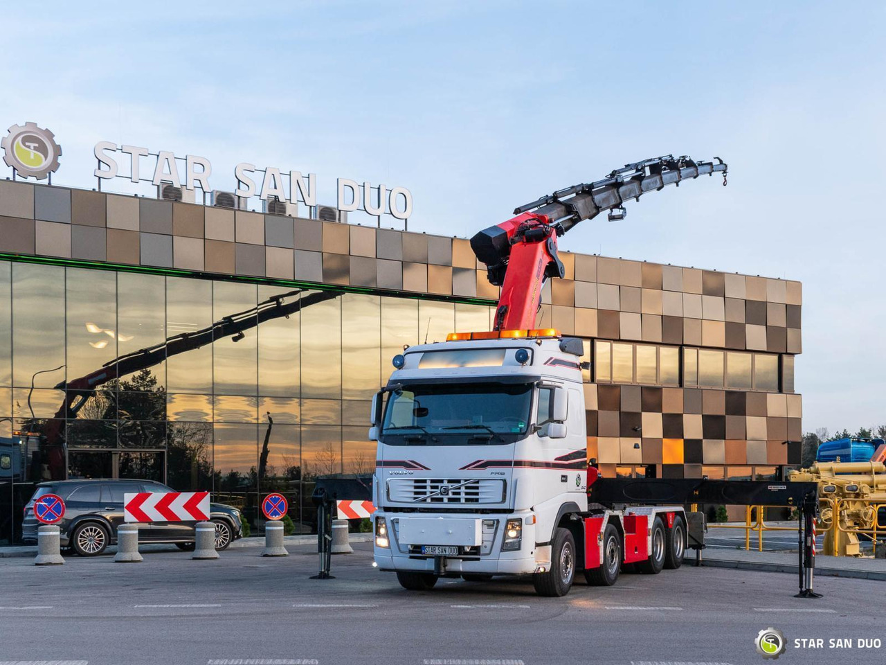 - Kamion sa dizalicom: slika 3 - Kamion sa dizalicom: slika 3