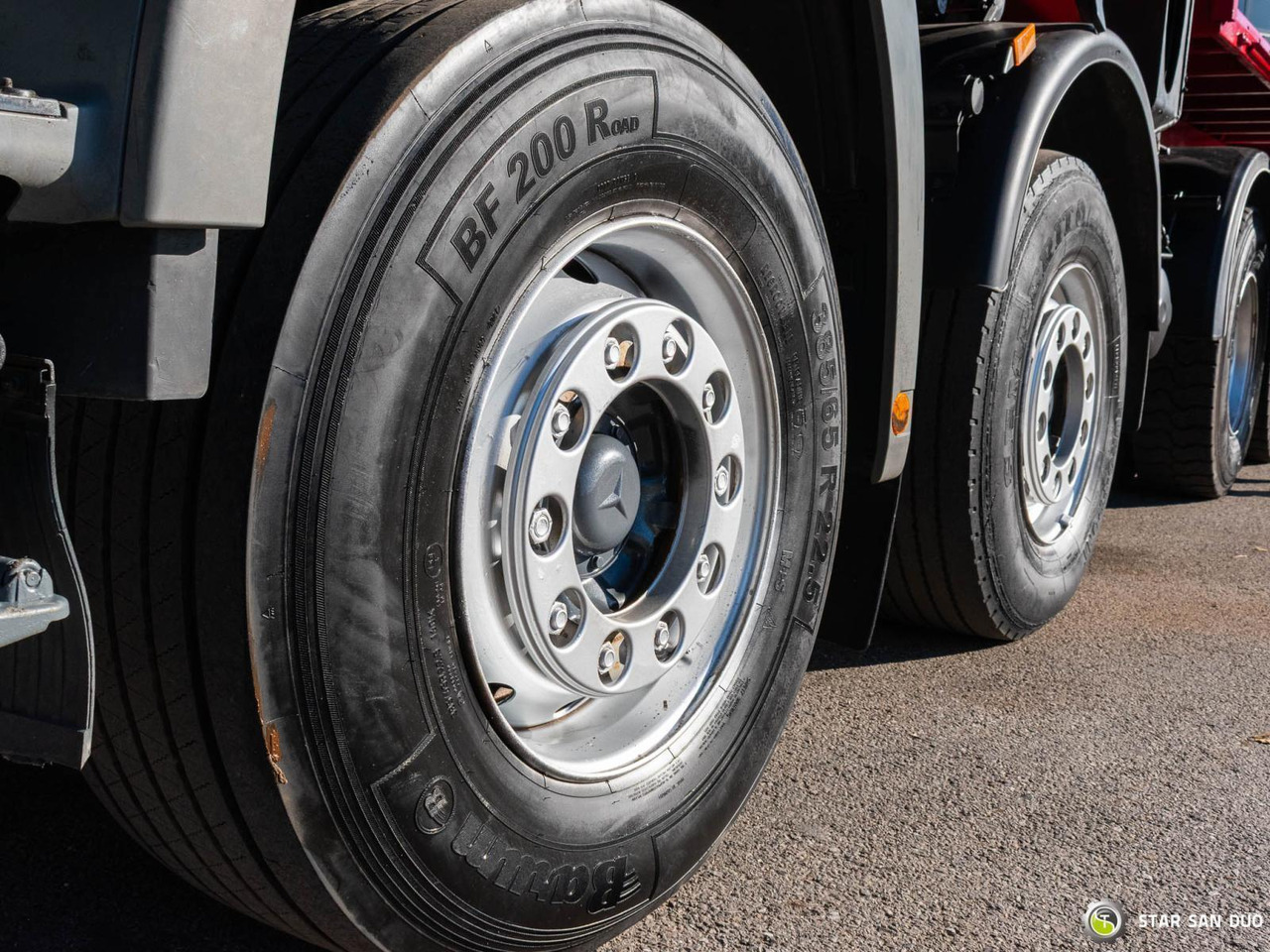 Kamion sa dizalicom : slika 20 Kamion sa dizalicom : slika 20