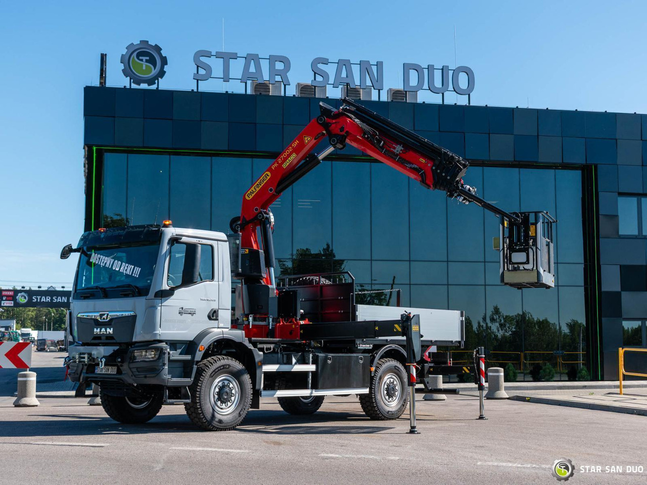 - Kamion sa dizalicom: slika 3 - Kamion sa dizalicom: slika 3