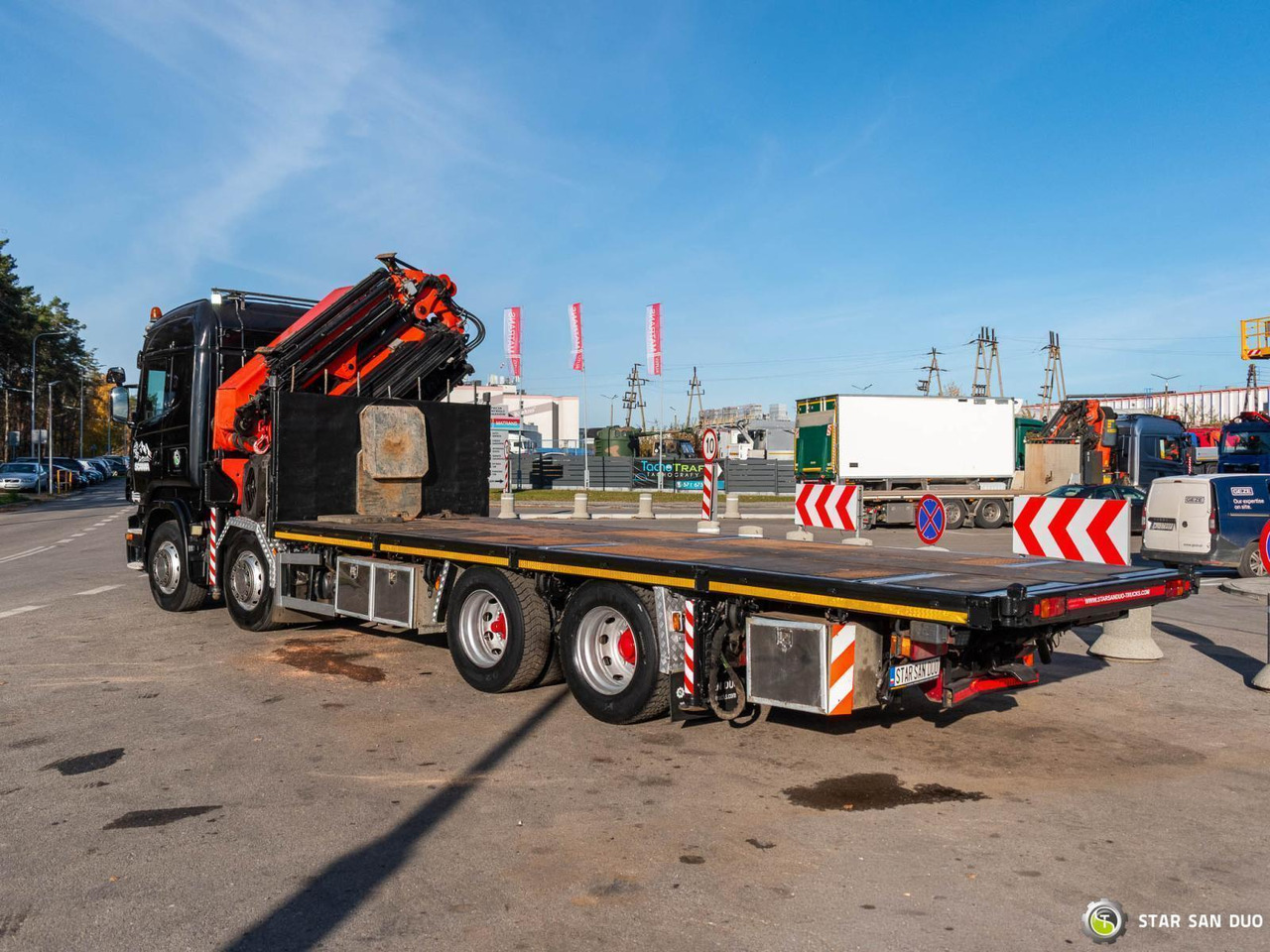 - Kamion sa dizalicom: slika 5 - Kamion sa dizalicom: slika 5