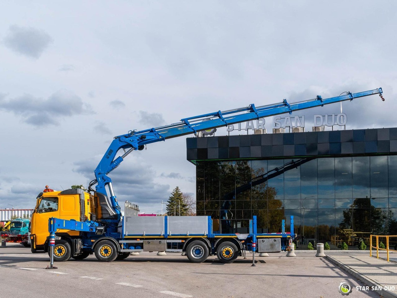 - Kamion sa dizalicom: slika 5 - Kamion sa dizalicom: slika 5
