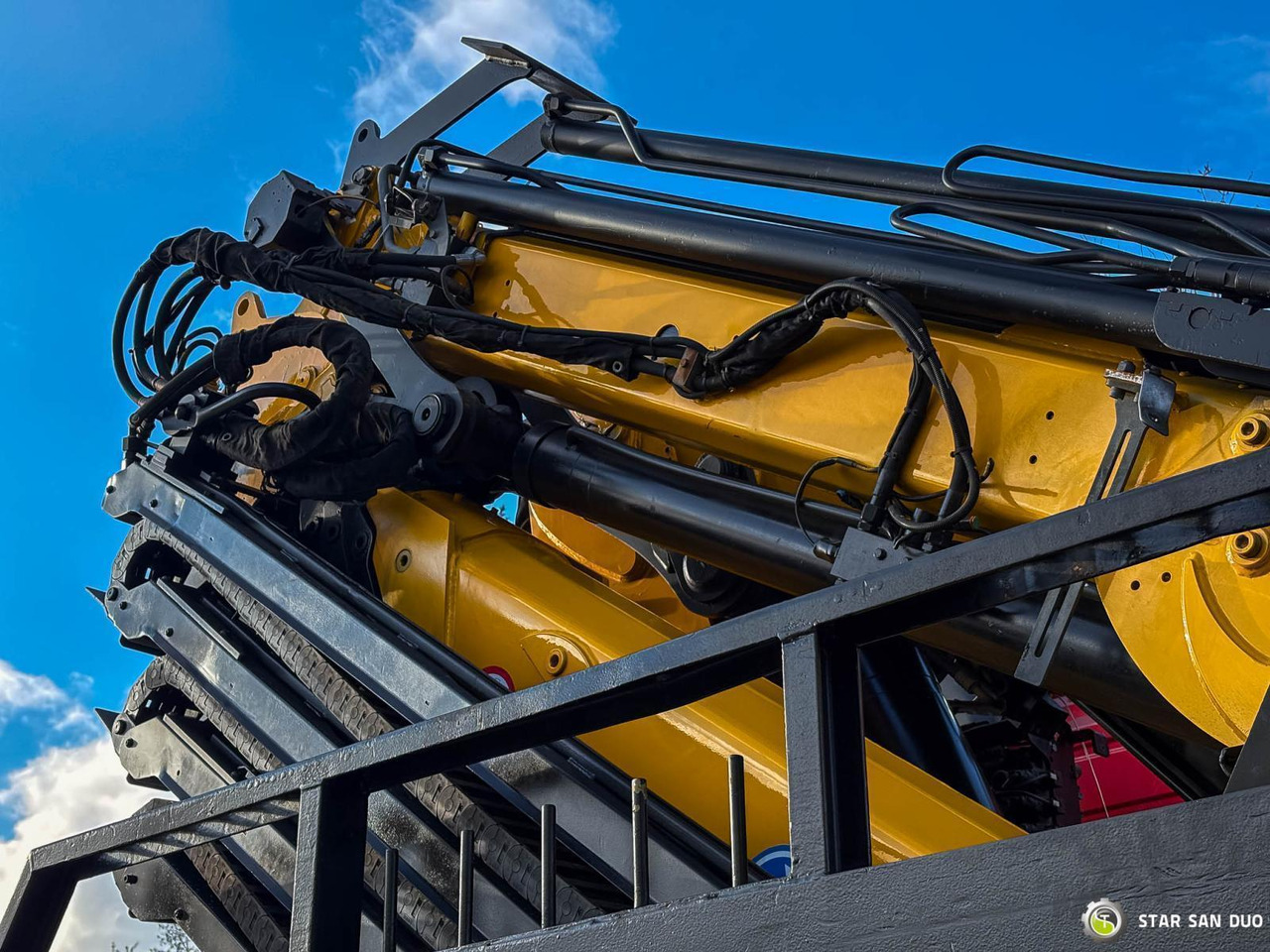 Kamion sa dizalicom : slika 26 Kamion sa dizalicom : slika 26