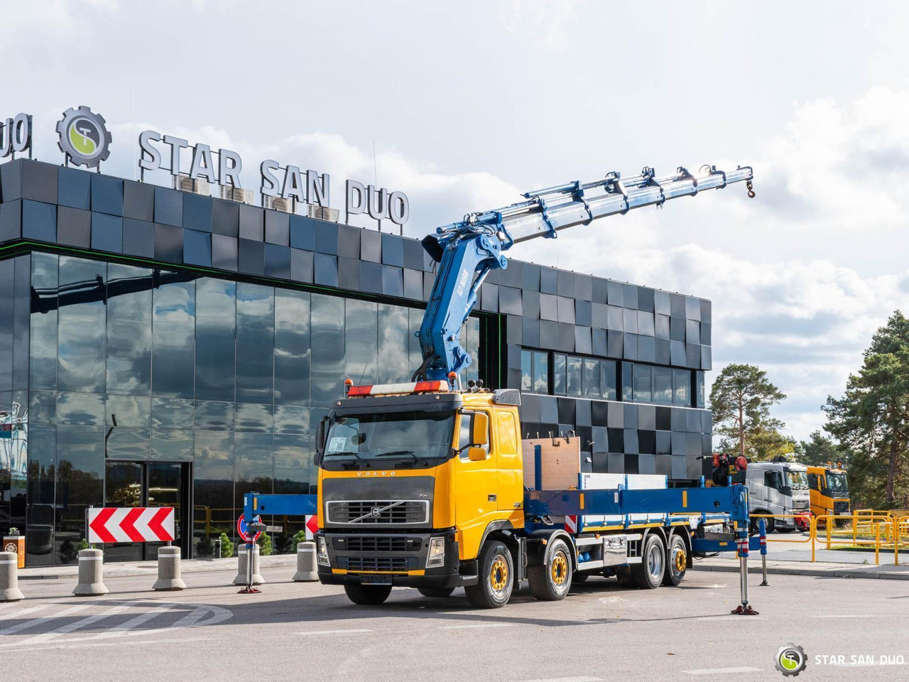 - Kamion sa dizalicom: slika 1 - Kamion sa dizalicom: slika 1