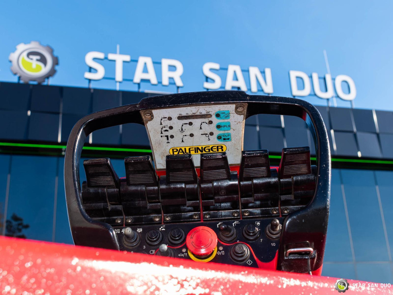 Kamion sa dizalicom : slika 29 Kamion sa dizalicom : slika 29