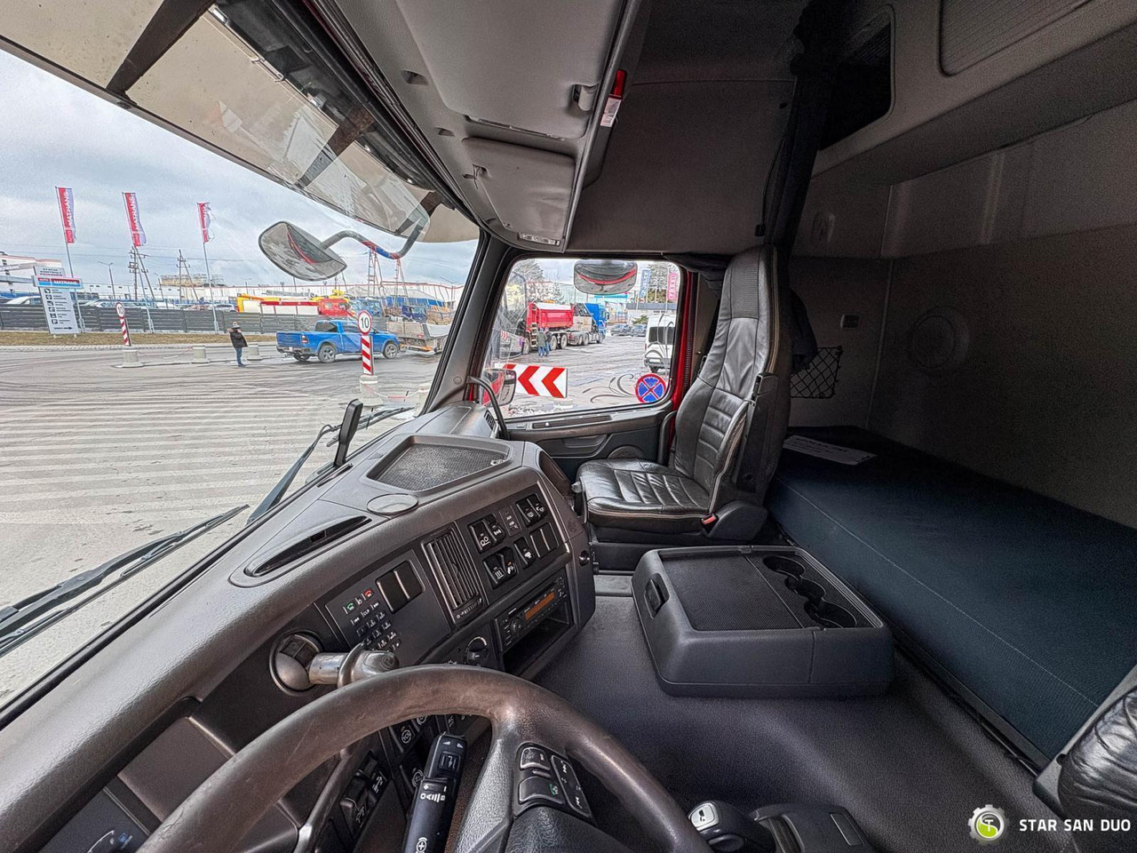 Kamion sa dizalicom : slika 18 Kamion sa dizalicom : slika 18