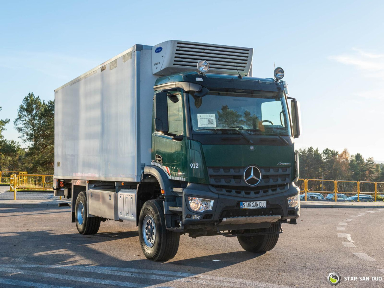 - Kamion sa golom šasijom i zatvorenom kabinom: slika 2 - Kamion sa golom šasijom i zatvorenom kabinom: slika 2