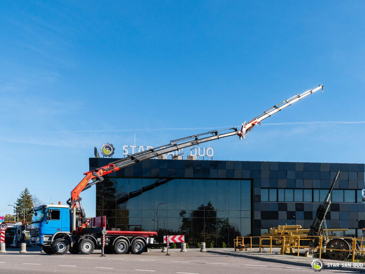 Kamion sa dizalicom : slika 12 Kamion sa dizalicom : slika 12