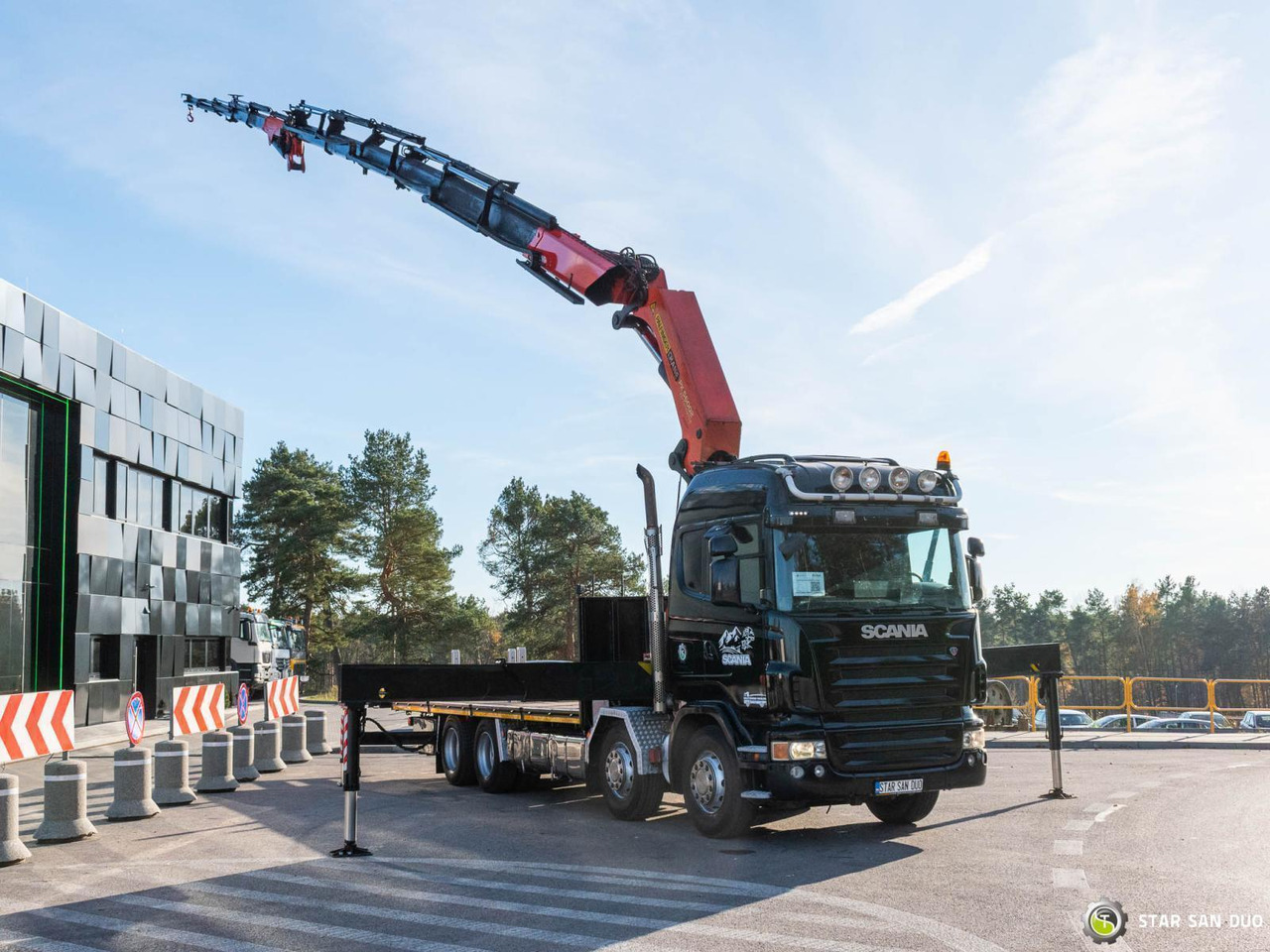 - Kamion sa dizalicom: slika 2 - Kamion sa dizalicom: slika 2