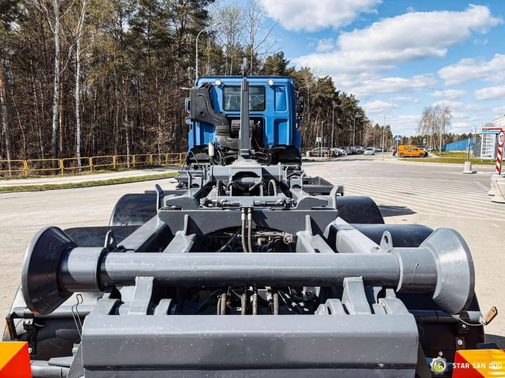 Tatra T158 PHOENIX 6x6 Euro 6 - Kamion sa golom šasijom i zatvorenom kabinom: slika 4 Tatra T158 PHOENIX 6x6 Euro 6 - Kamion sa golom šasijom i zatvorenom kabinom: slika 4