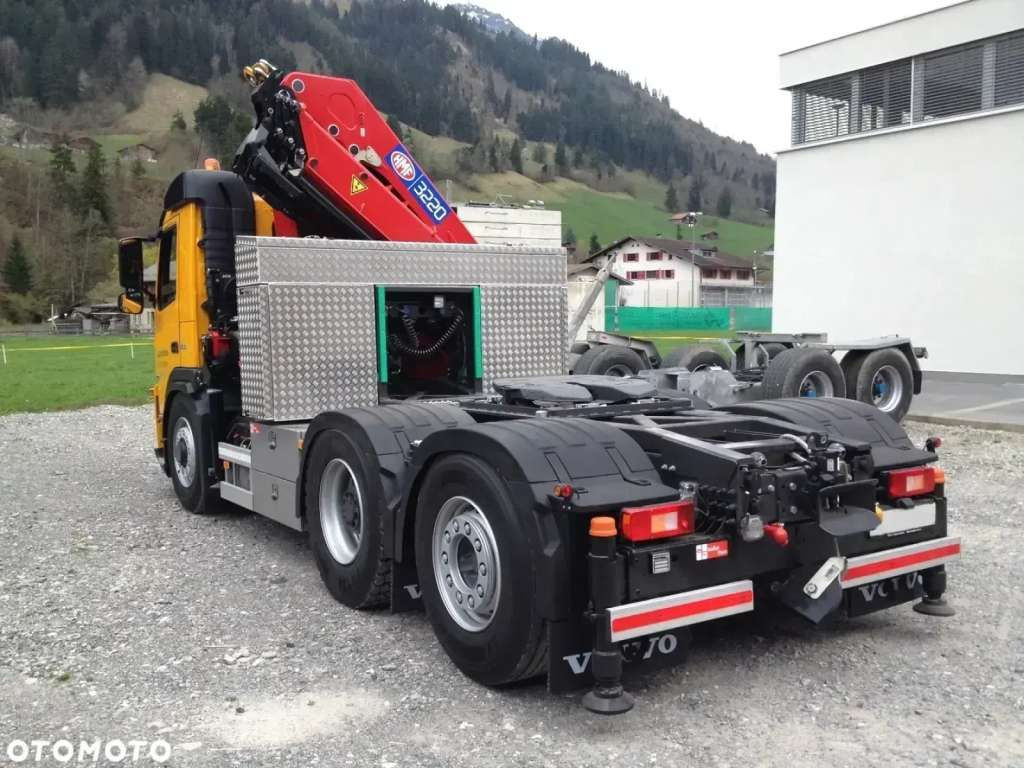 Tegljač Volvo  FM 460 6x4x4 HMF 3220 Crane HDS: slika 29