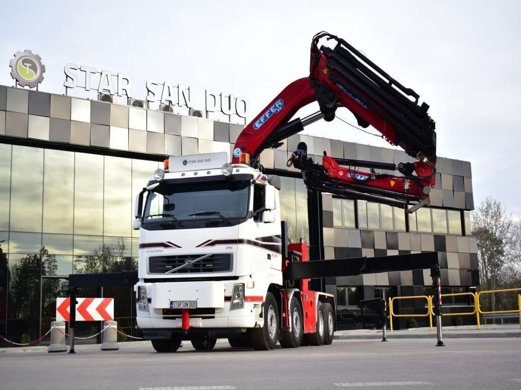 Volvo FH 520 8x2 EFFER 850 Fly Jib Winch 5th - Kamion sa dizalicom, Tegljač: slika 2 Volvo FH 520 8x2 EFFER 850 Fly Jib Winch 5th - Kamion sa dizalicom, Tegljač: slika 2