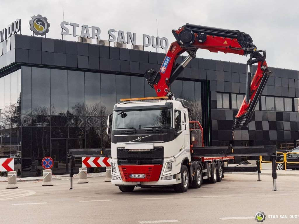 Volvo FH 550 8x2 HMF 8520 FLY JIB Winch Crane Euro 6 - Kamion sa dizalicom: slika 2 Volvo FH 550 8x2 HMF 8520 FLY JIB Winch Crane Euro 6 - Kamion sa dizalicom: slika 2