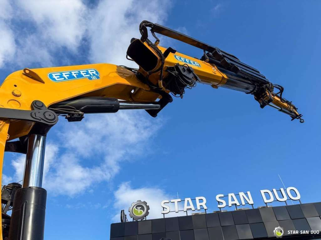 Kamion sa dizalicom Volvo  FMX 500 8x2 Effer 585 Fly Jib Winch Crane Kran: slika 16