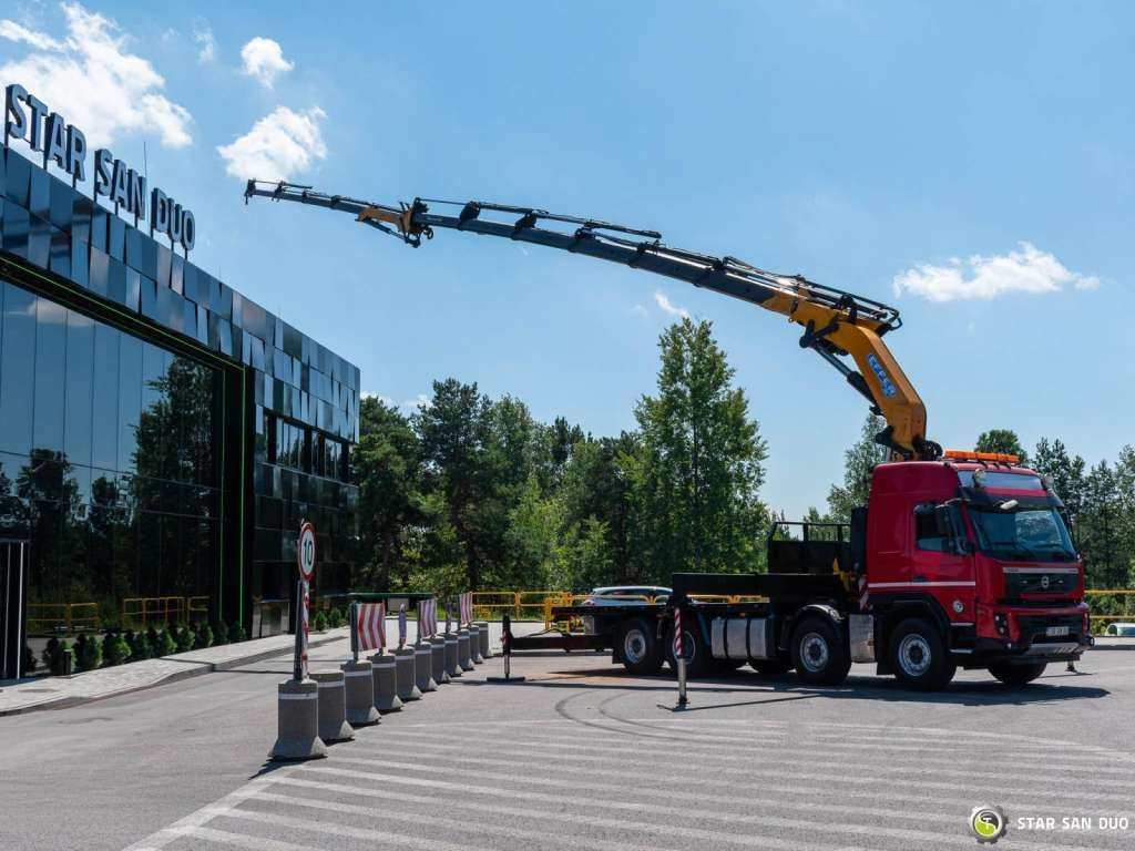 Volvo FMX 500 8x2 Effer 585 Fly Jib Winch Crane Kran - Kamion sa dizalicom: slika 3 Volvo FMX 500 8x2 Effer 585 Fly Jib Winch Crane Kran - Kamion sa dizalicom: slika 3