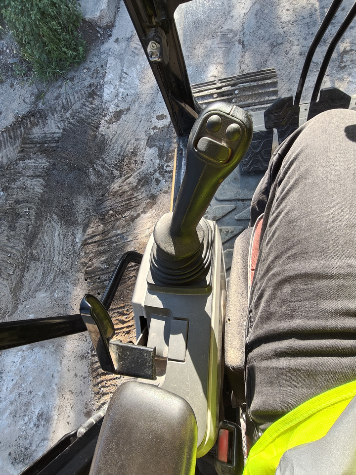 Bager CATERPILLAR 320 EL: slika 18 Bager CATERPILLAR 320 EL: slika 18