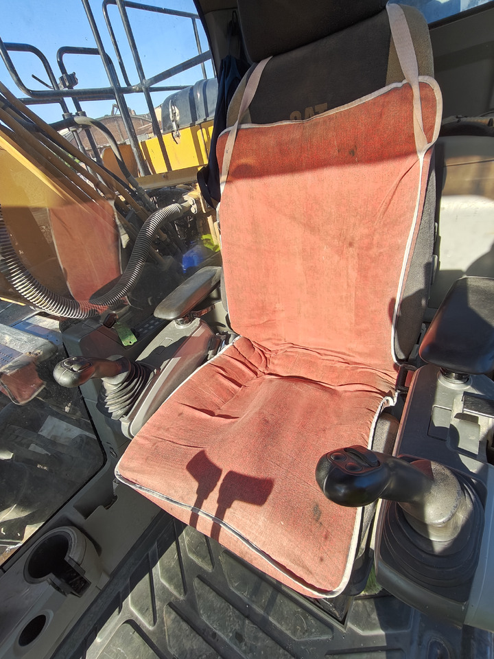 Bager CATERPILLAR 320 EL: slika 15 Bager CATERPILLAR 320 EL: slika 15