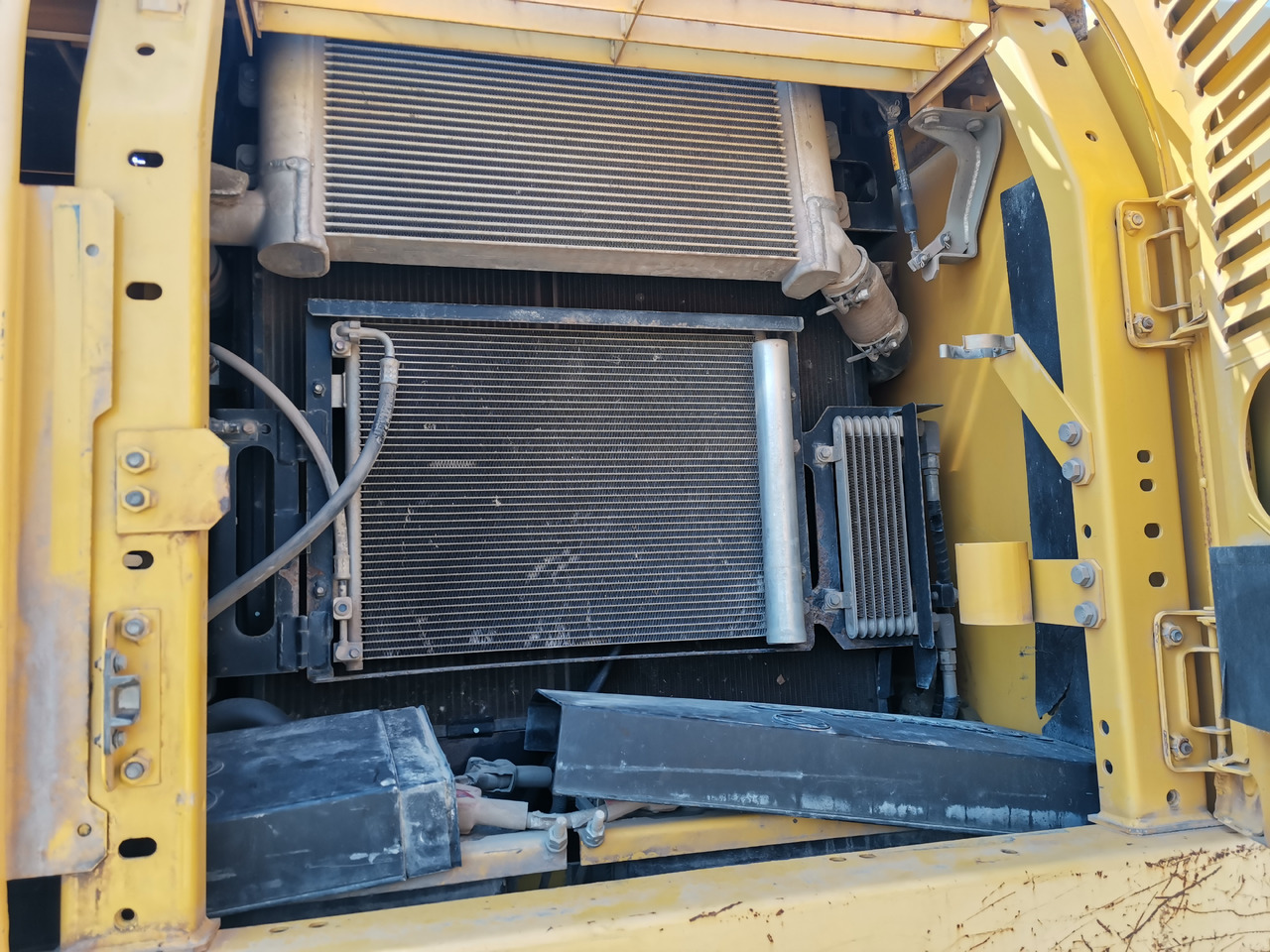 Bager KOMATSU PC240: slika 16 Bager KOMATSU PC240: slika 16