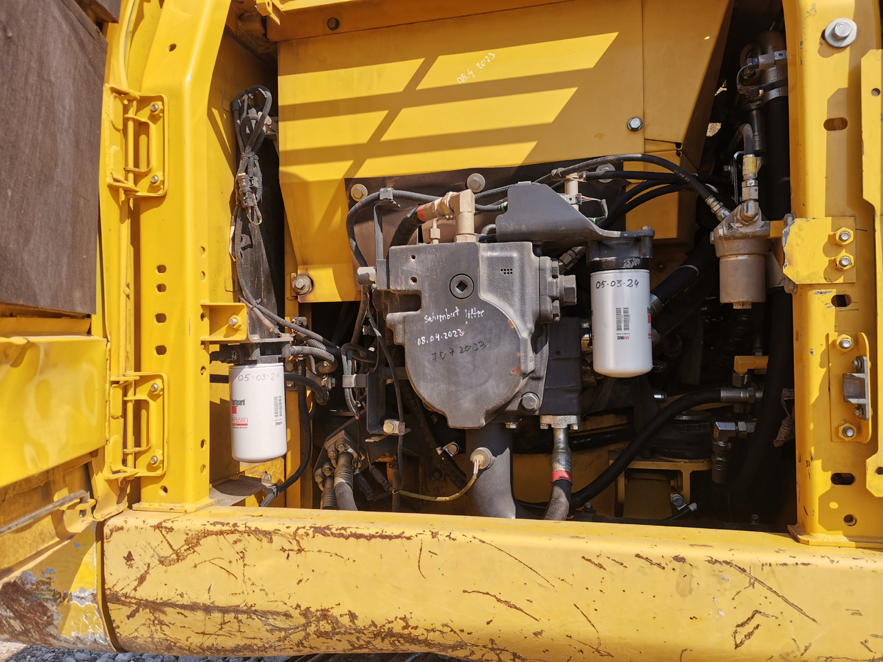 Bager KOMATSU PC240: slika 15 Bager KOMATSU PC240: slika 15