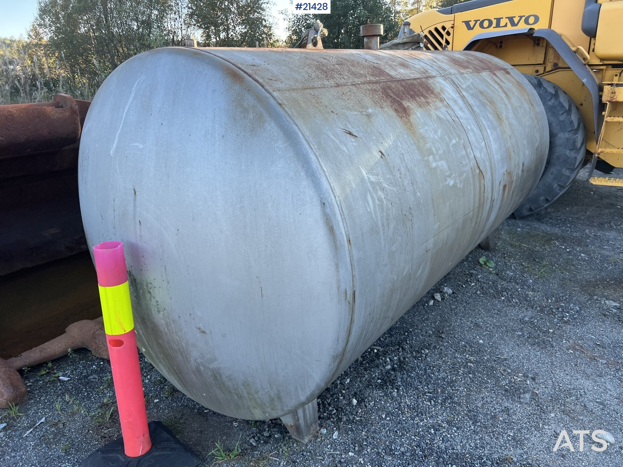 6000 liter diesel tank m/ pumpe og teller - Rezervoar za skladištenje: slika 4 6000 liter diesel tank m/ pumpe og teller - Rezervoar za skladištenje: slika 4